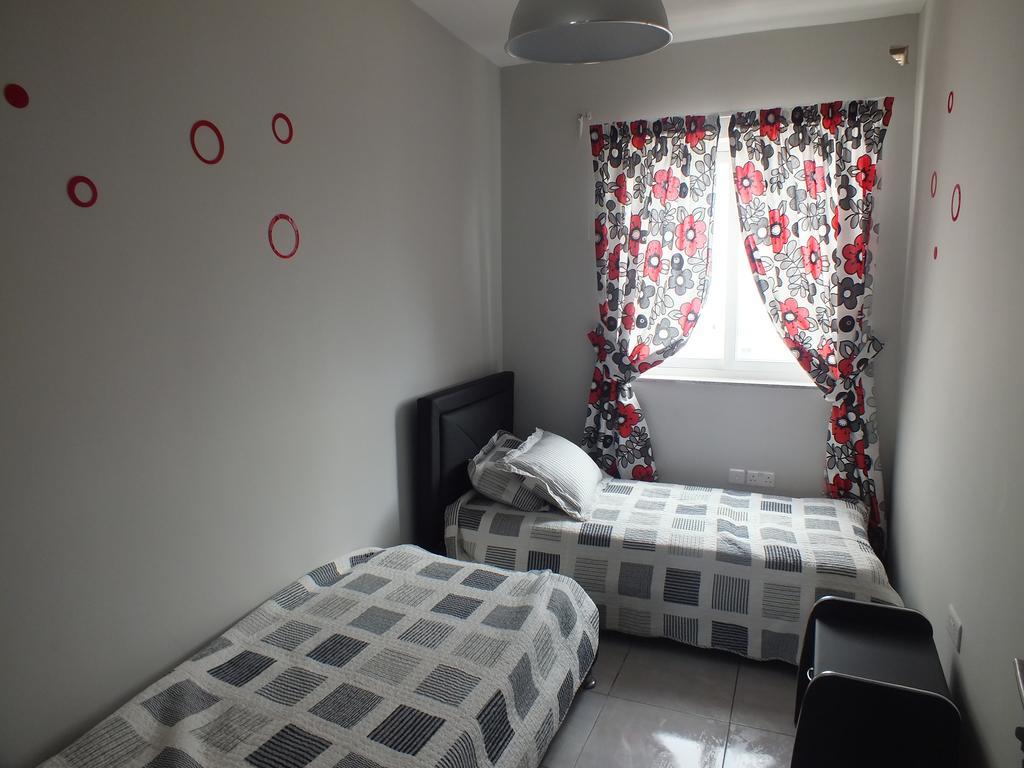 Penthouse Next To The Beach Marsaskala Buitenkant foto